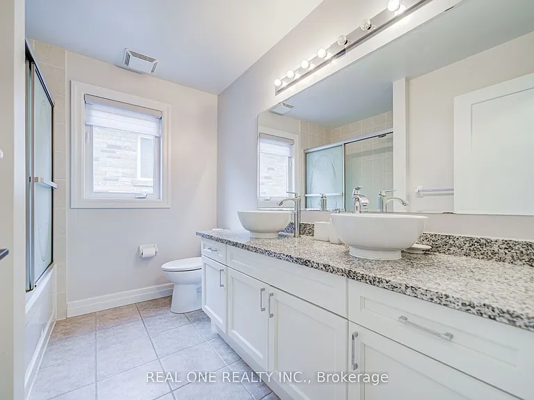 27 Cranston St #UPPER — Photo 28