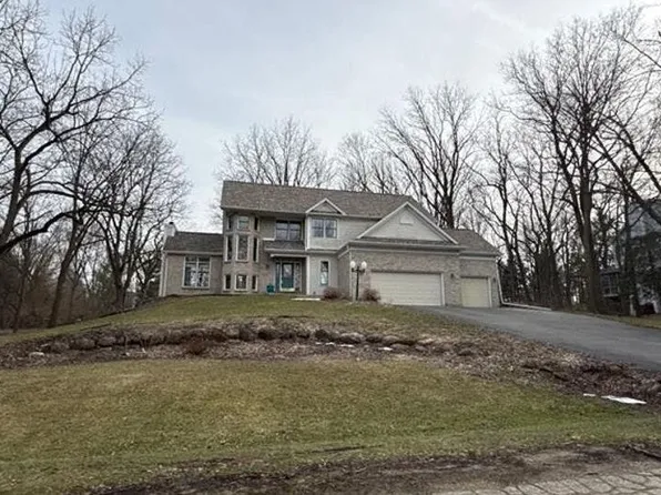 7593 Grace Dr, Roscoe, IL 61073