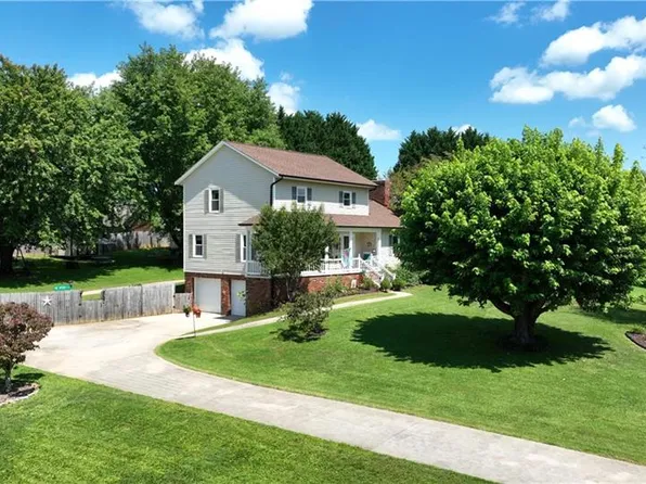 208 Meadow Ln, Millers Creek, NC 28651