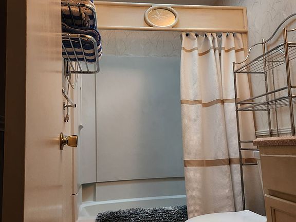 5th image of 2553 Michigan Ct