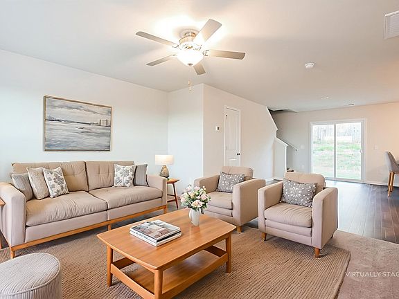 2nd image of 2135 Southlea Dr
