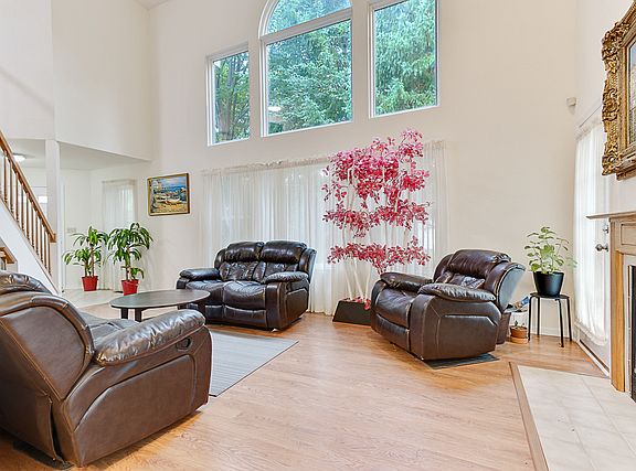 4th image of 1060 Sweetflower Dr