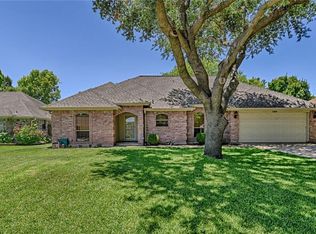 1328 Lampasas Dr, Benbrook, TX 76126
