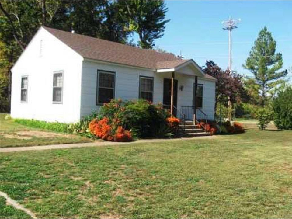 1st image of 214 Dogwood Pl