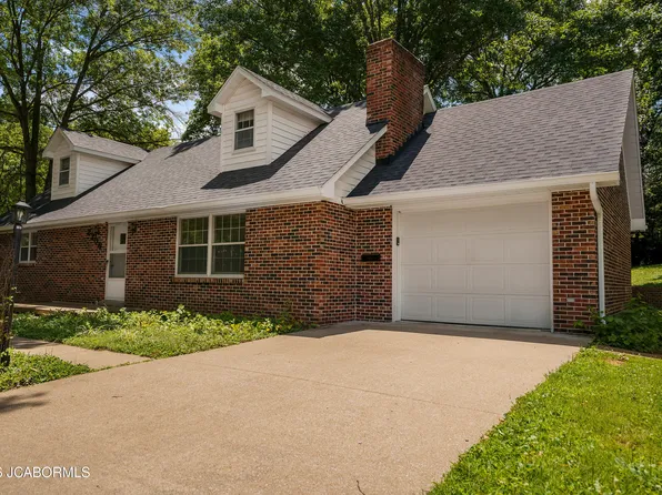 2206 Scenic Dr, Jefferson City, MO 65101