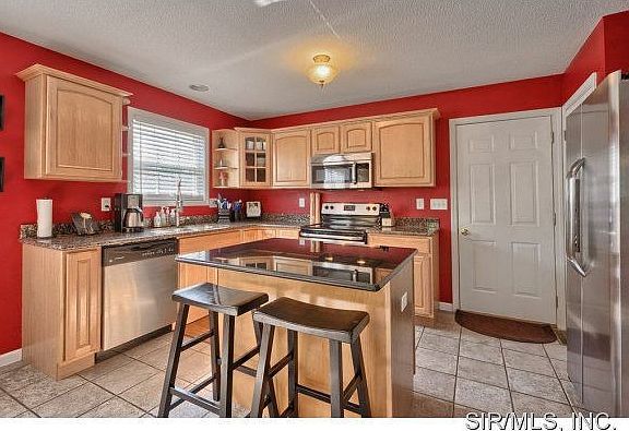 5th image of 779 Chancellor Dr