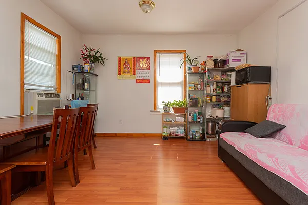 Sold by Keller Williams Realty Landmark | media 13