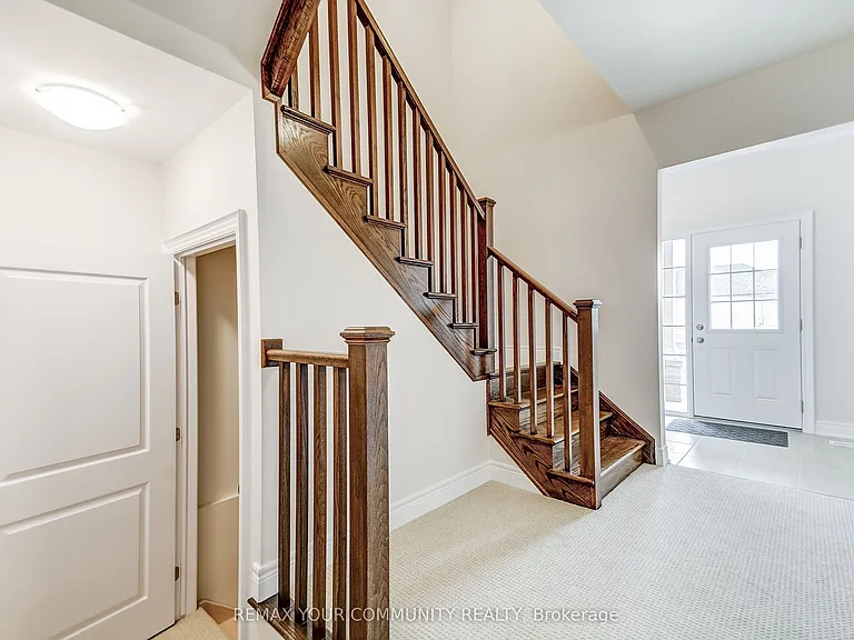 436 Viking St — Photo 4