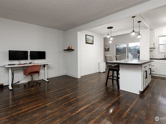 4th image of 103 Douglas Avenue
