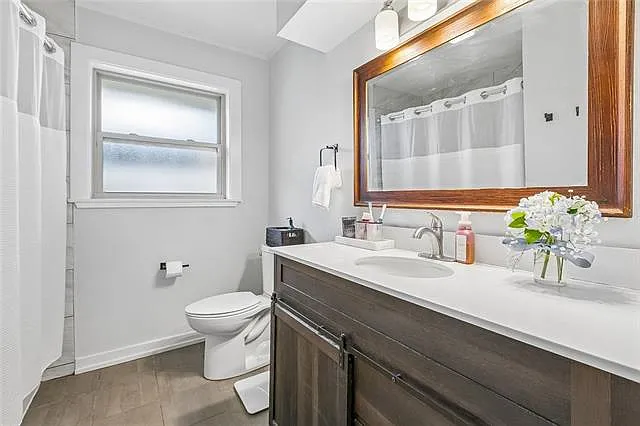 905 Taft Park — Photo 10