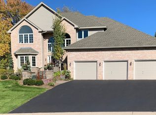 40 Basswood Cir, Chanhassen, MN 55317