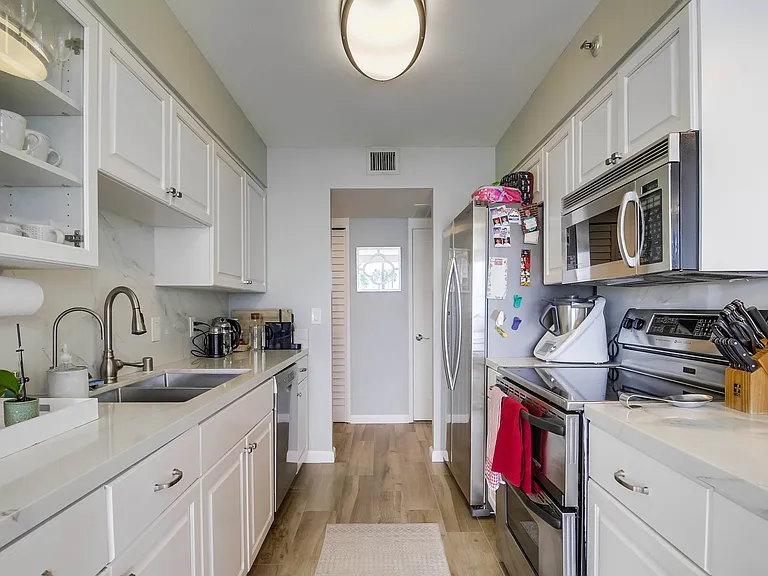 1750 Avenida Del Mundo #308 — Photo 36