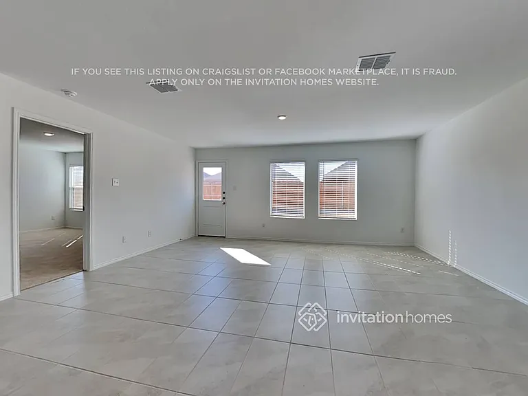1136 Catclaw Rd — Photo 3