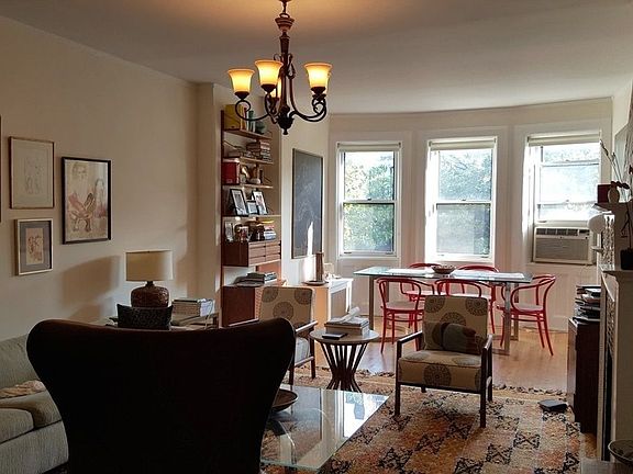 3rd image of 21 Montgomery Pl #2
