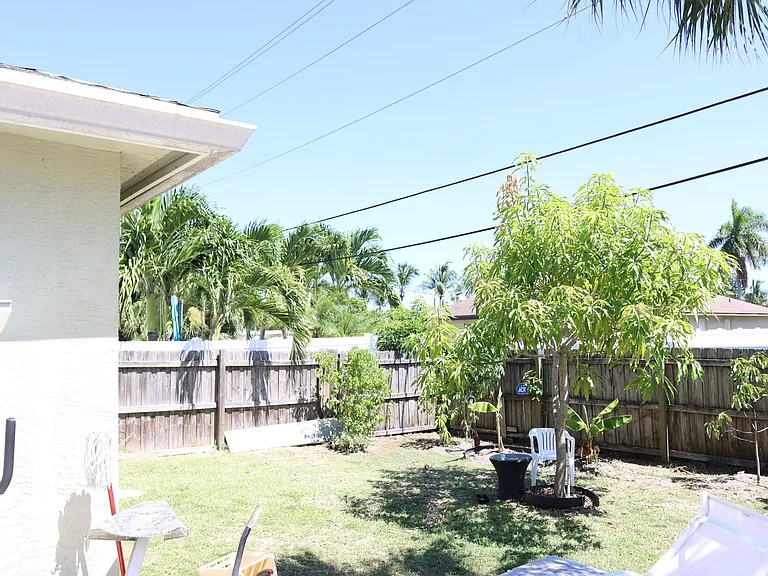 112 SE 2nd Ave #112 — Photo 2