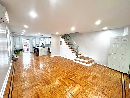 Rented by Bruma Realty LLC | media 4