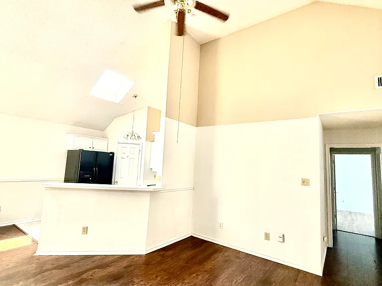 465 El Rio Dr — Photo 33