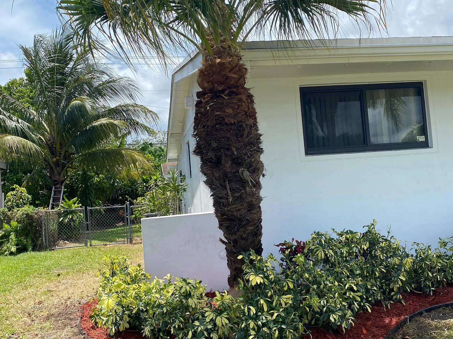 3310 SW 92nd Place — Photo 2