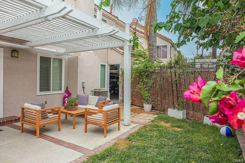 3 bed, 2.5 bath, 1602 sqft, $4,850 — Photo 4