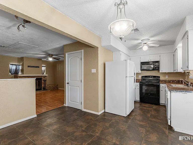 216 Dirks Dr — Photo 10