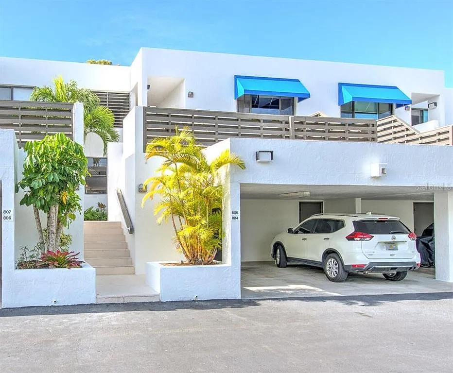 2 bed, 2.0 bath, 1456 sqft, $6,000 — Photo 1