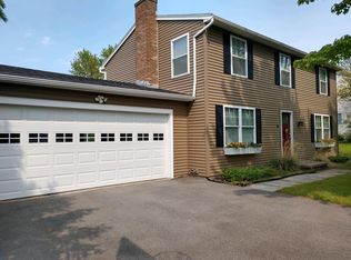 30 Skelbymoor Ln, Fairport, NY 14450