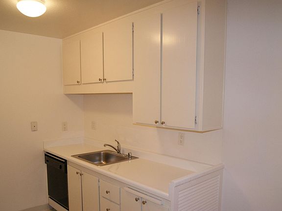 3rd image of 150 Sharene Ln APT 209