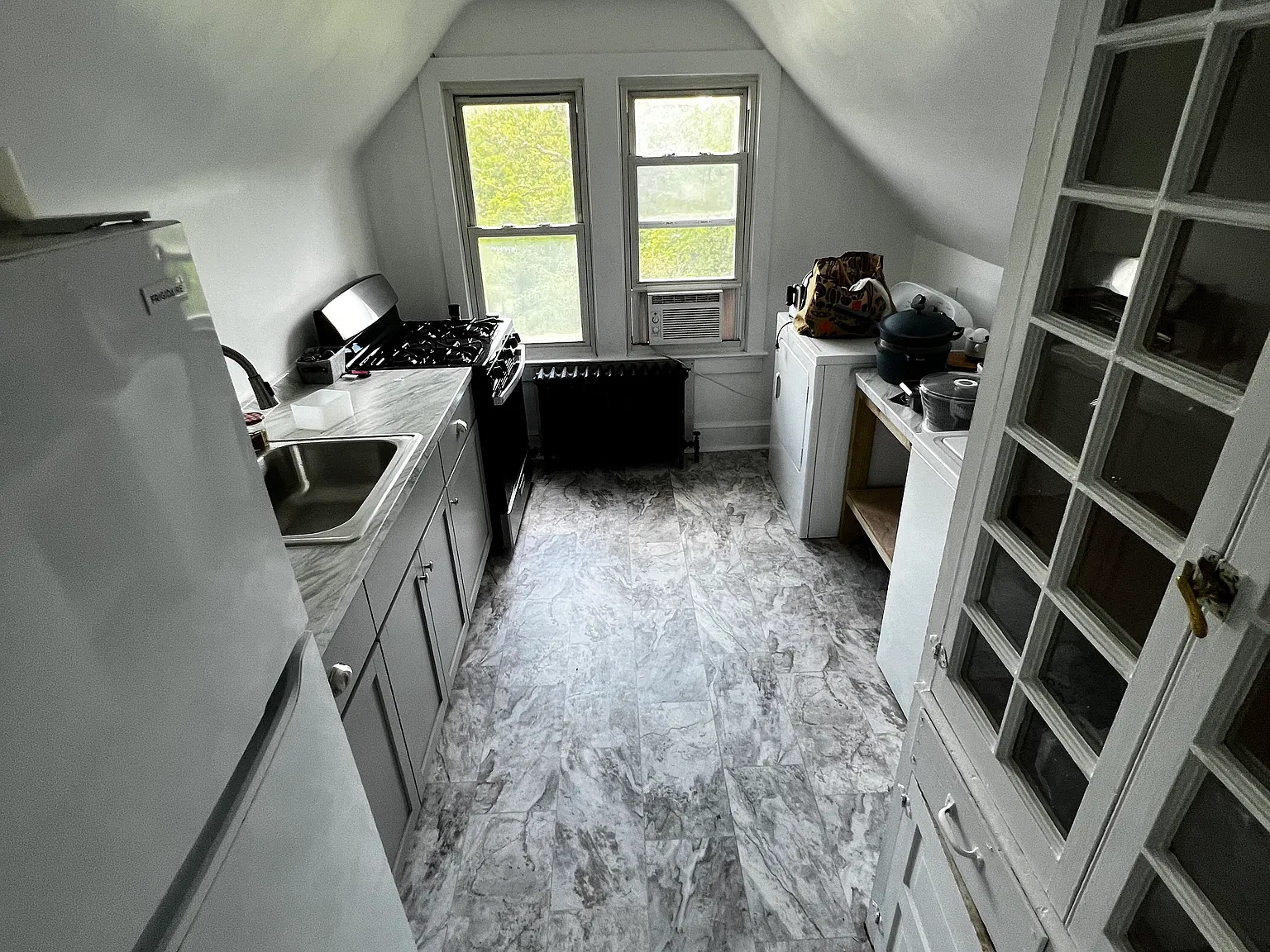 2 bed, $1,400 — Photo 4