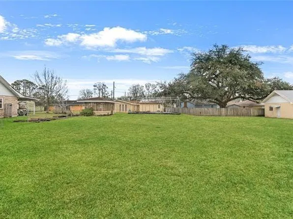 Ellen St, Ama, LA 70031