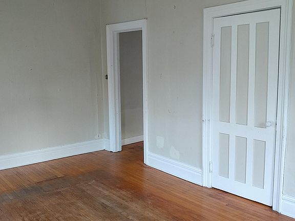 4th image of 29 Fulton St #2