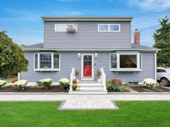 70 Fanning Ave, Hampton Bays, NY 11946