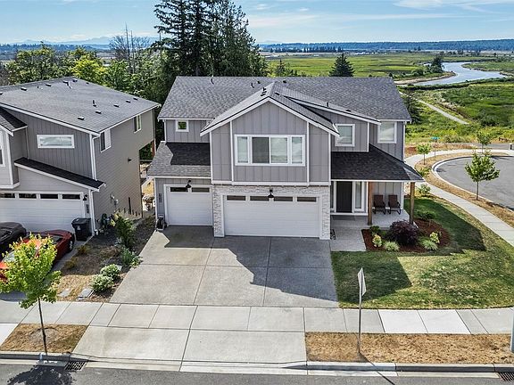 2nd image of 4028 60th Avenue NE