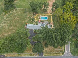 399 Pineville Rd, Newtown, PA 18940