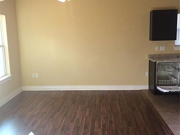 3rd image of 603 Creek Dr