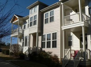 509 Village Loop Dr, Apex, NC 27502