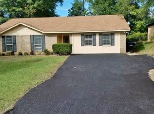 1311 Baxley Ln, Longview, TX 75604