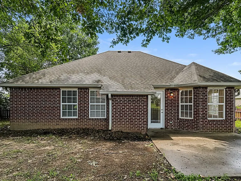 7004 Bridgewater Dr — Photo 16