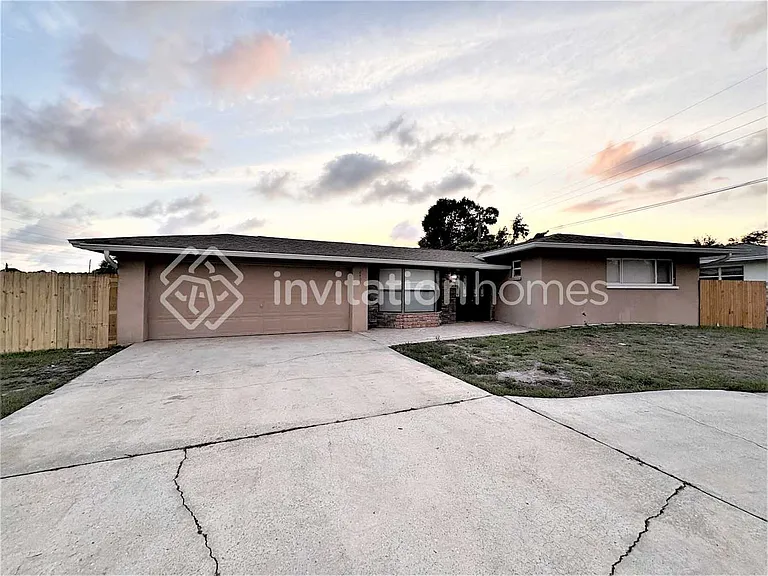 2401 24th Way — Photo 1
