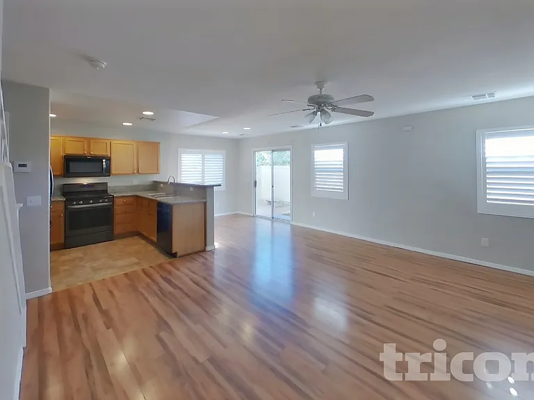 982 Valetta Flat Ave — Photo 2