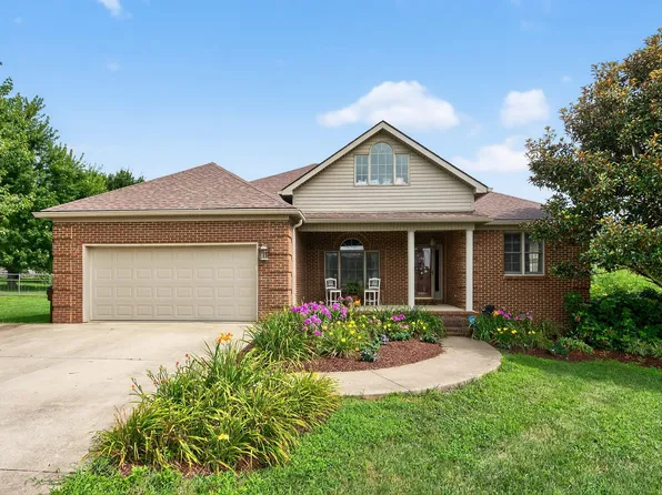 210 Squires Pointe Rd, Paris, KY 40361