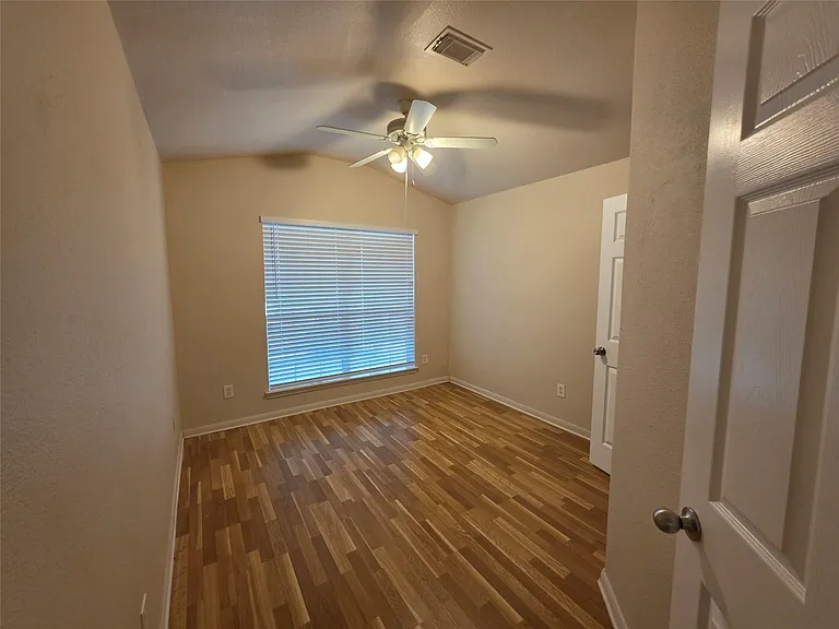 2403 Pinpoint Dr — Photo 10