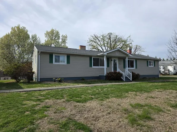 690 Scuffling Hill Rd, Rocky Mount, VA 24151
