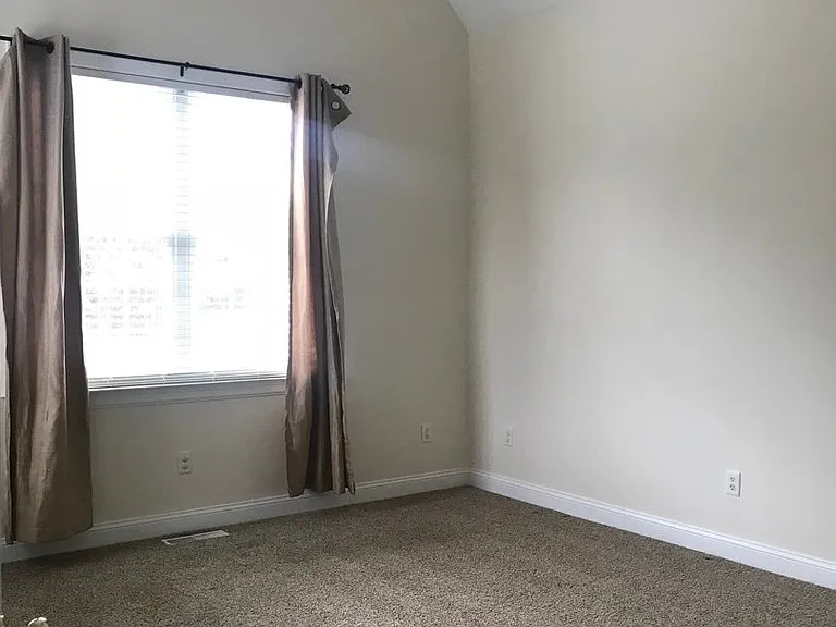 3709 Stonehenge Ln W — Photo 11