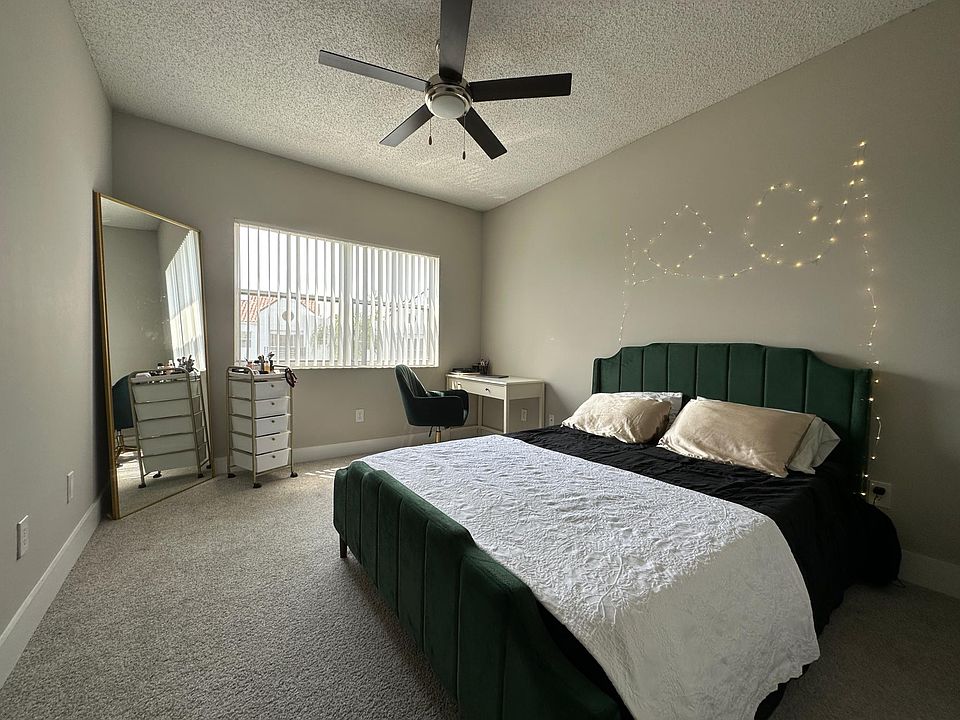 1st image of 1045 SE 7th Ct APT 302