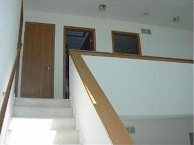 2nd image of 548 Knolls St W
