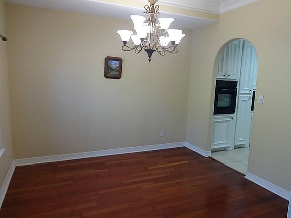 4th image of 9690 Hindo Dr