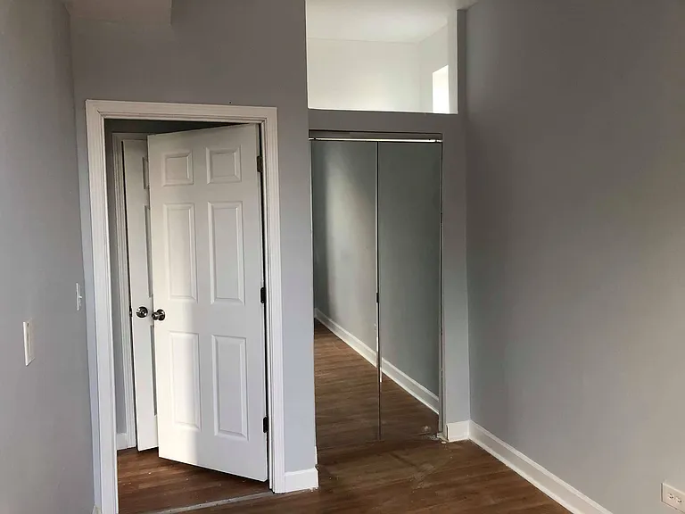 2917 W Cermak Rd — Photo 12