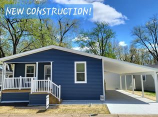 1143 Bayside Rd, Elgin, IL 60123