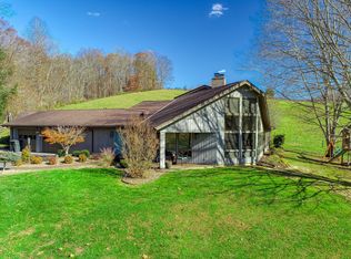 2704 Hillcrest Farms Rd, Big Stone Gap, VA 24219