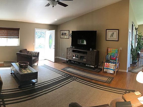 5th image of 40849 Scenic Dr N